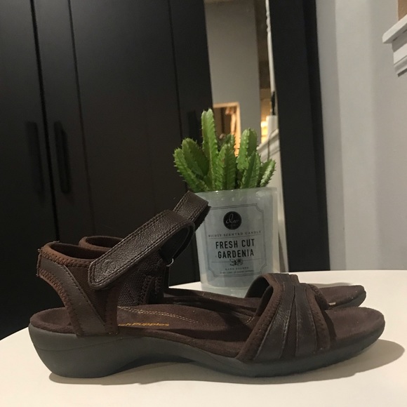 Women’s Hush Puppies Sandals - Picture 2 of 6